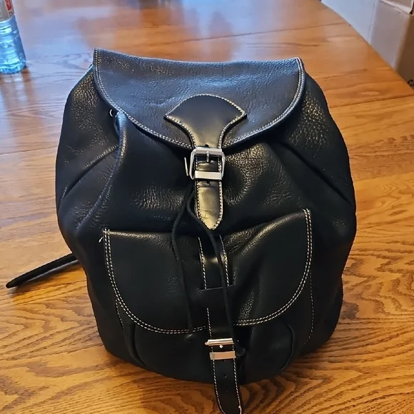 Roots Black Leather Backpack - Picture 15 of 15